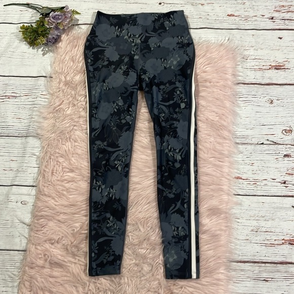 Splits59 Sydney graphite floral high rise leggings - Picture 2 of 9